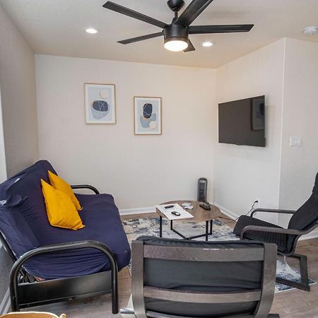 Adorable 2Br Guesthouse Close To Riverwalk And Dt San Antonio Bagian luar foto